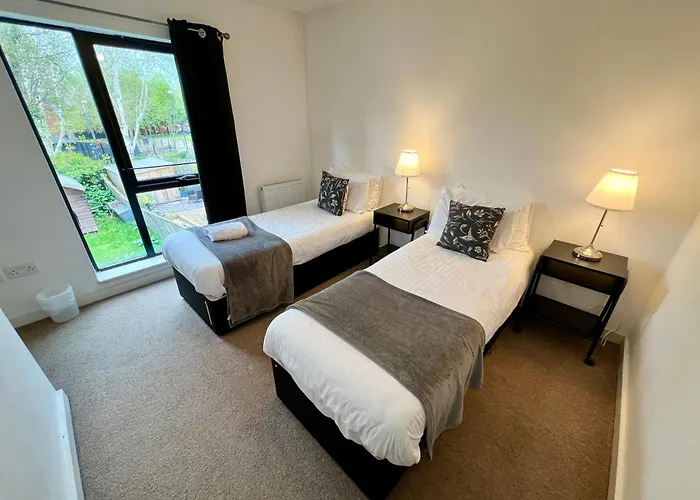 Spacious 5 Bed Townhouse Manchester, Salford Qauys - Two Bedroom With Parking * Mánchester