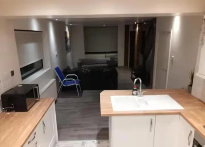 Family-friendly With Free Parking And Workspace * Mánchester