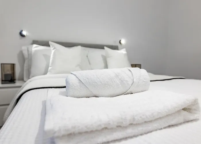 Spacious & Cosy In مانشستر