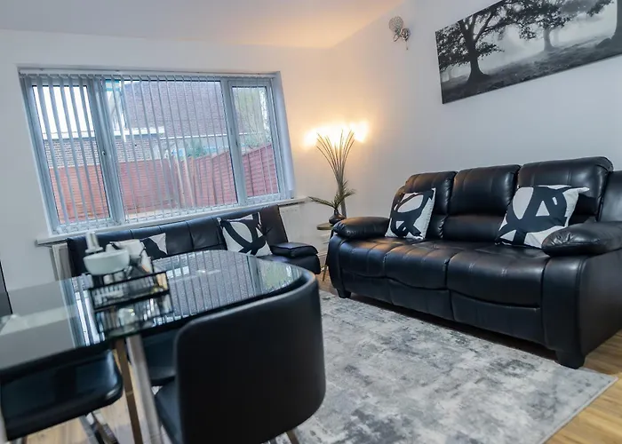 شقة Spacious & Cosy In مانشستر