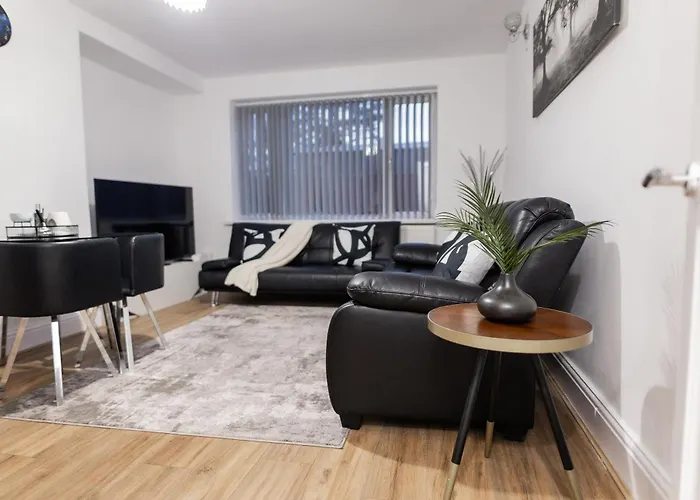 شقة Spacious & Cosy In مانشستر