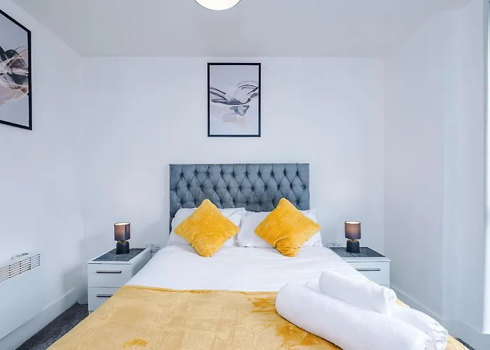 2 Bedroom Penthouse With Balcony By Host A Daire