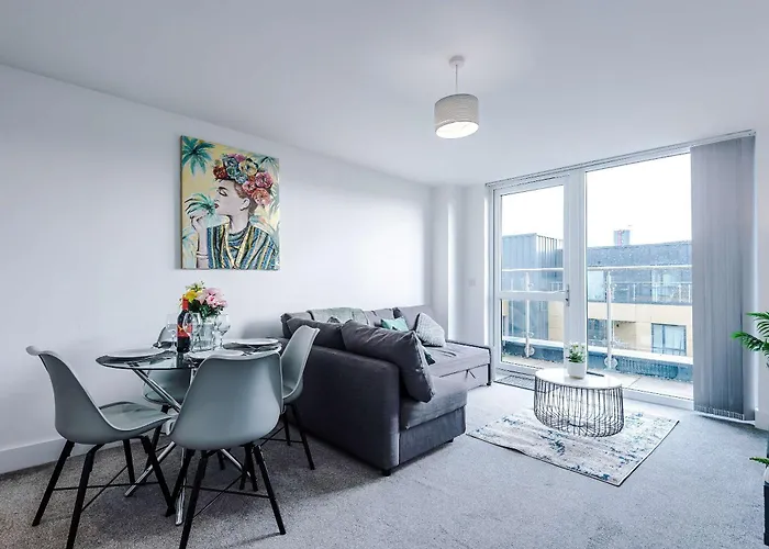 Appartement 2 Bedroom Penthouse With Balcony By Host A