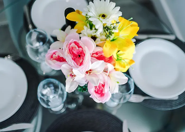 2 Bedroom Penthouse With Balcony By Host A Appartement *