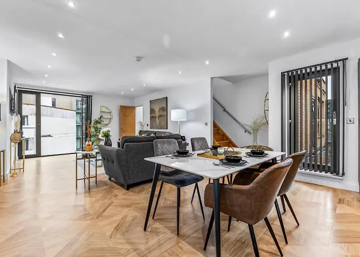 Super King Penthouse Minutes From Arndale Centre - Pass The Keys 4* 맨체스터