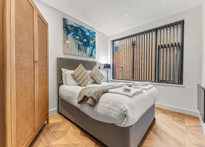 דירה Luxury 7 Mins Walk To Salford - Pass The Keys *