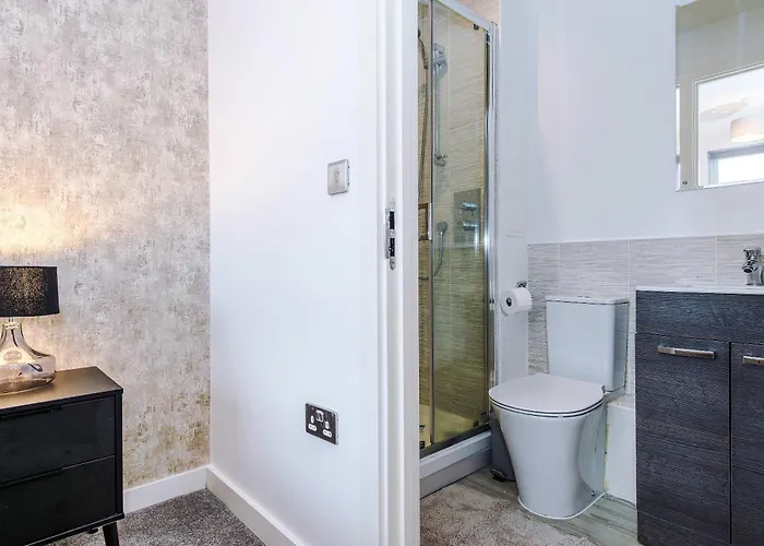 Apartamento Modern 2 Bed With Balcony By Host A