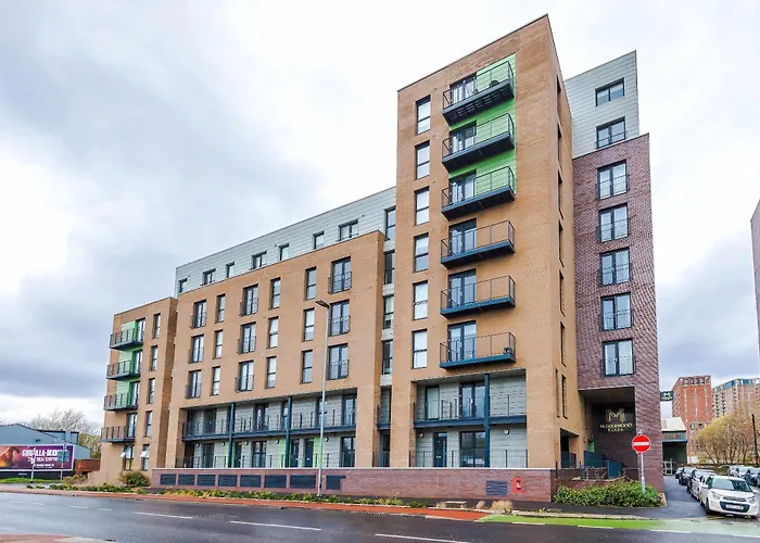 Modern 2 Bed With Balcony By Host A *