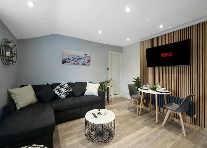 Comfort 2br By Eason Short Lets Denton 맨체스터