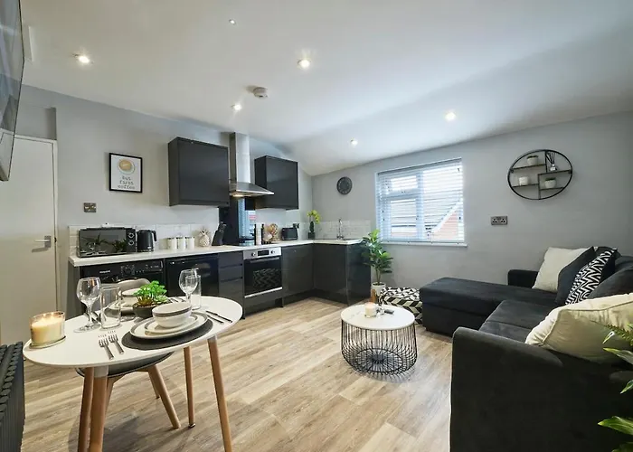 Comfort 2br By Eason Short Lets Denton 아파트 *