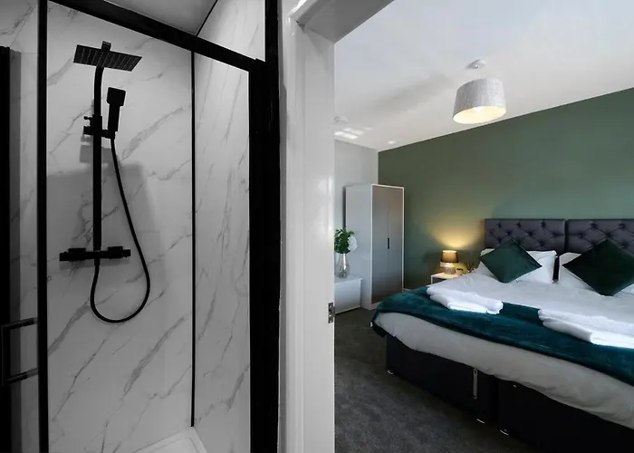 Comfort 2br By Eason Short Lets Denton * 맨체스터