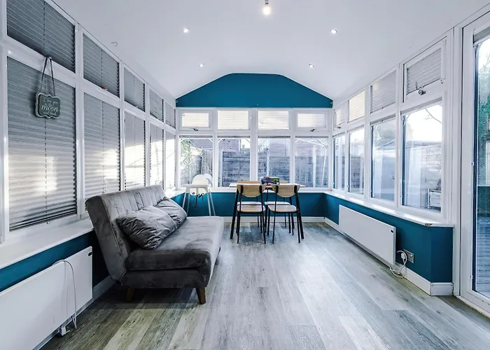 3br By Kammili With Free Parking & Fast Access