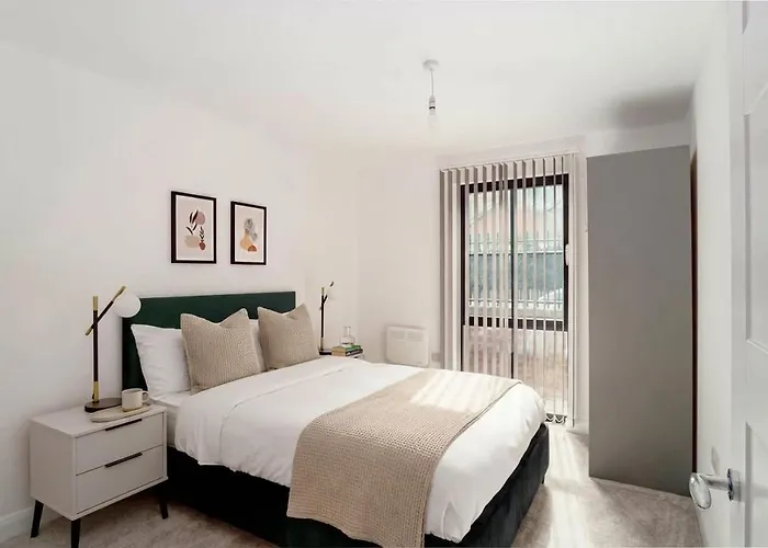 Contemporary 2bed Near Etihad Daire