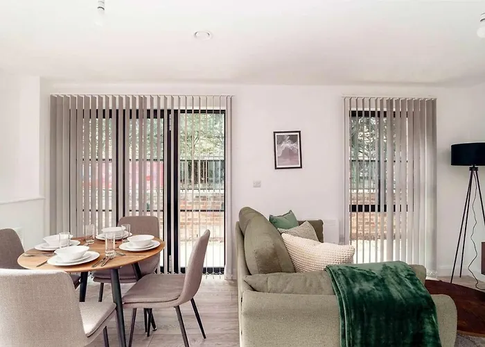 Contemporary 2bed Near Etihad