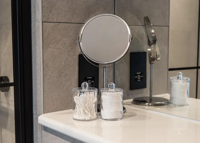 Luxury 2 Bed Apartment, With A Balcony & Canal View In Centre! Mánchester