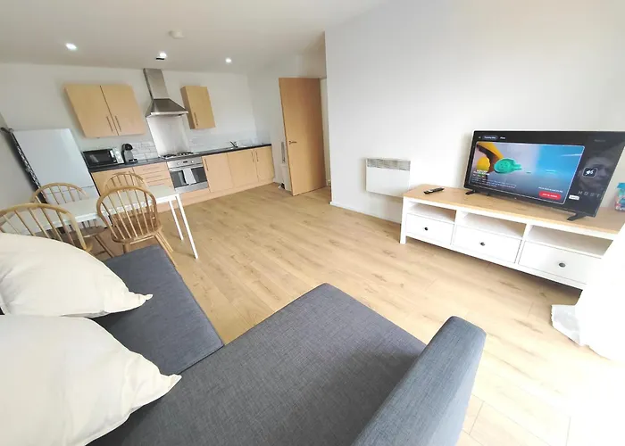 Modern Private In Shared 2 Bed Flat Camp St * Mánchester