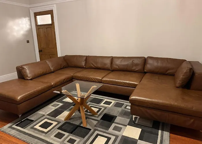 Large Luxury 4 Bedroom With Parking Dom wakacyjny *