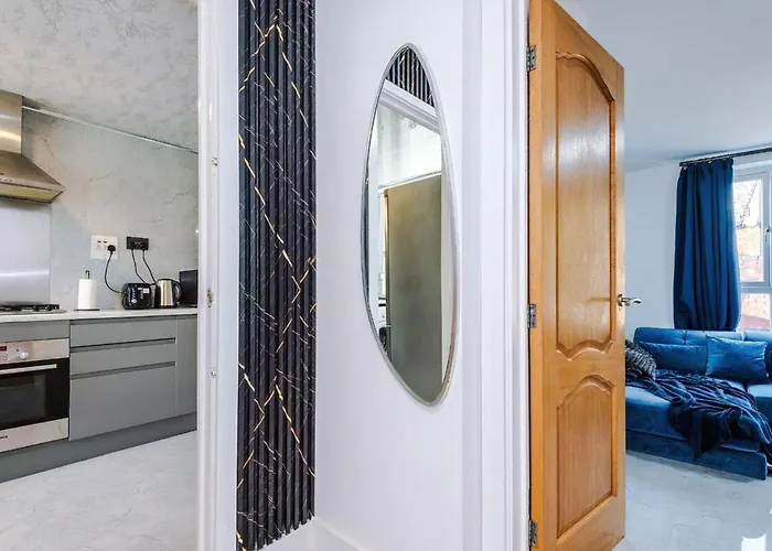 Pearl Reside - Sleeps 5, Free Parking & 5 Mins Centre Holiday home *