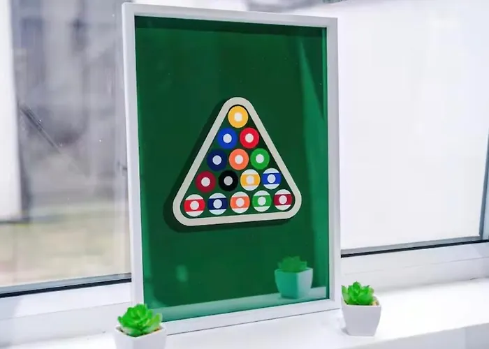 Modern 2-bed House Near Centre - Sleeps 6 別荘