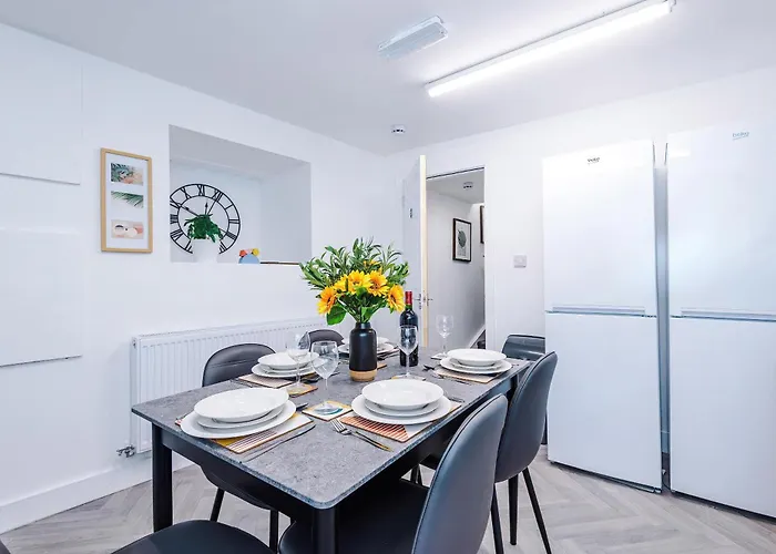 Сasa de vacaciones Modern 6 Bed House With Ensuites By 53 Degrees Property, Perfect For Business And Groups Mánchester