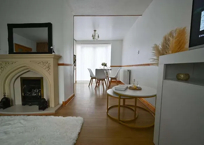 Elegant With Hot Tub Дом отдыха Манчестер