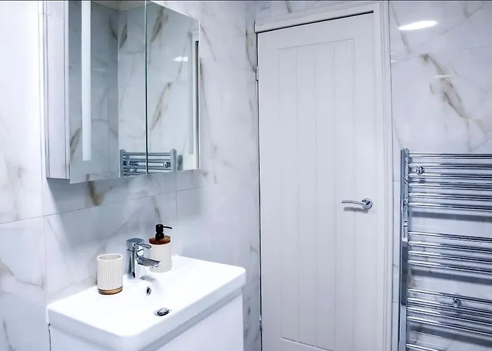 Cosy Luxe With Fresh Bakes *