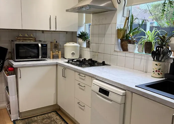 Modern Double Near Centre * Manchester