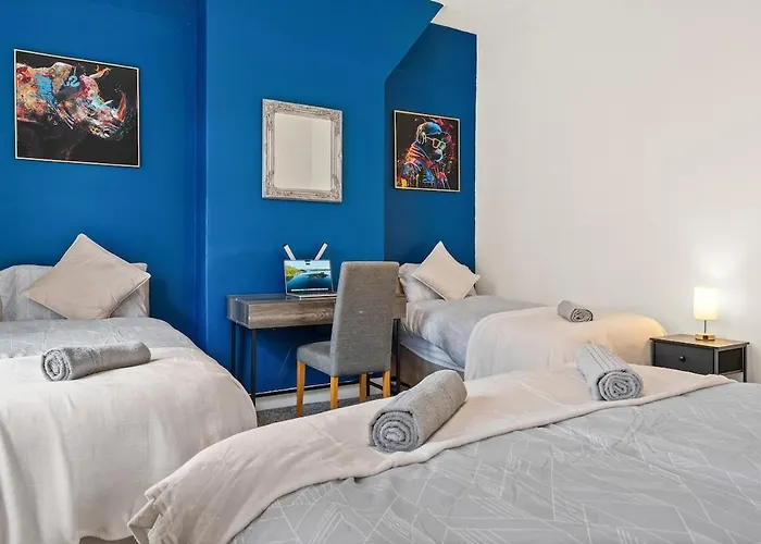 Premium Failsworth - Sleeps Up To 14! * Manchester