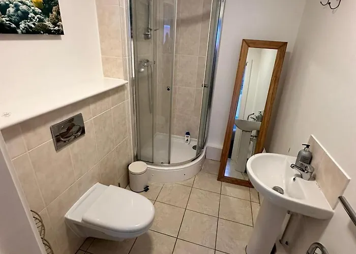 New Private In Shared 2 Bed Flat Delta Point منزل للإقامة مانشستر