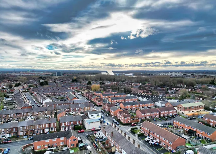 Game Zone, Trafford Centre Nearby, Sleeps 8 *