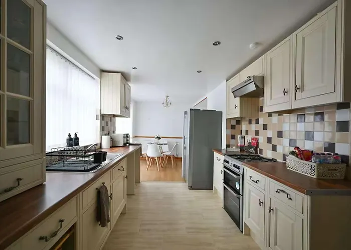 Elegant With Hot Tub