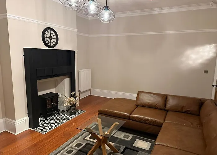 Ferienhaus Large Luxury 4 Bedroom With Parking Manchester