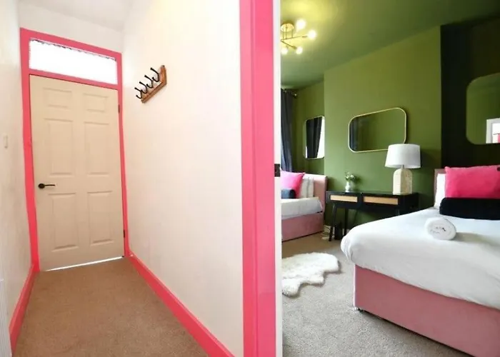 Getaway Bright & Spacious With Parking Hébergement de vacances *