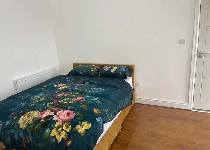 Konukevi Princess Shahzadi Manchester