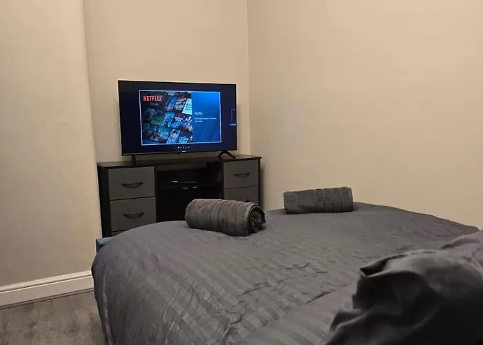 Spacious 3Br House Free Parking 10 Mins To City