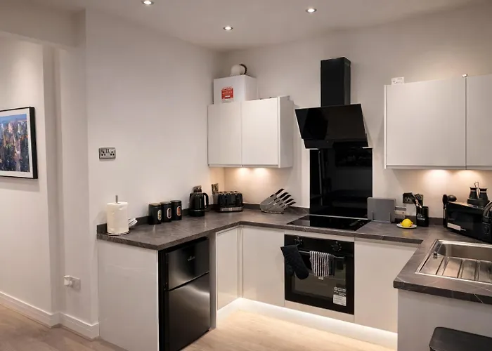 Boutique Home Mcr With Games Table, Sleeps 9 Nyaraló *