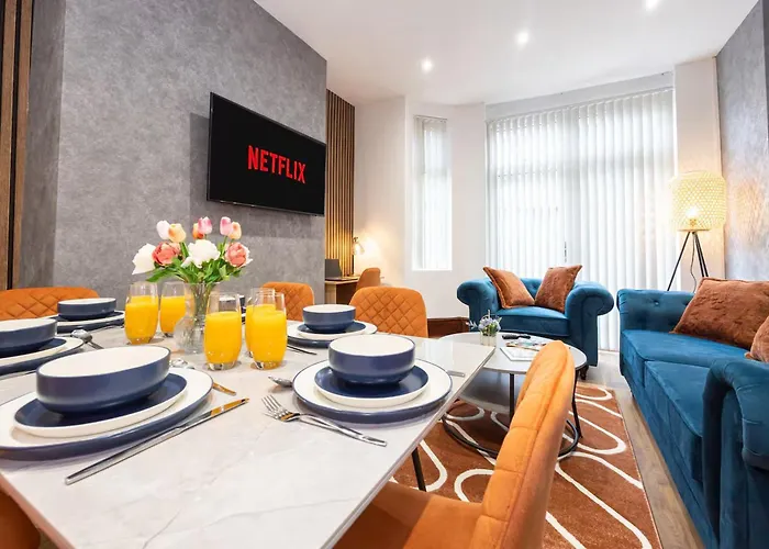 Modern&spacious 4-bedroom Home, Family&contractor Friendly, Mánchester