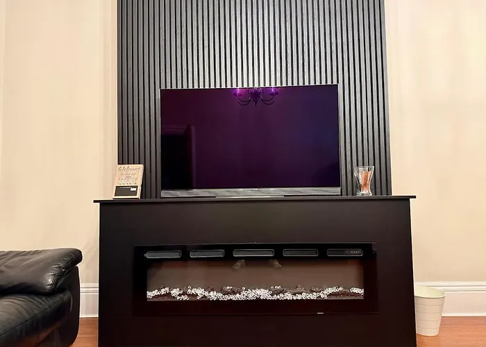 Large Luxury 4 Bedroom With Parking Dom wakacyjny *