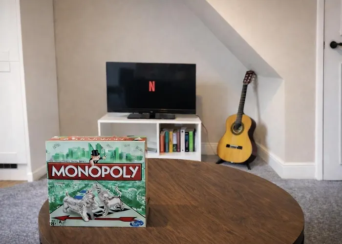 Home, Sleeps 6, Contractor Friendly, Free Parking Prázdninový dům Manchester