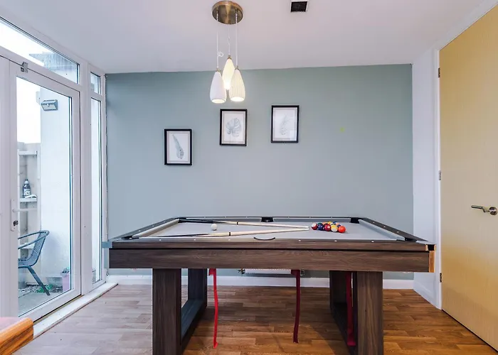 Spacious Escape On - Parking - Garden Vakantiehuis