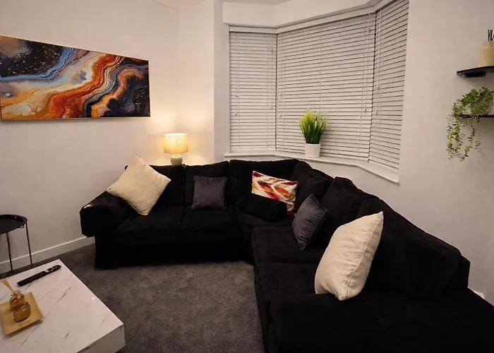 Game Zone, Trafford Centre Nearby, Sleeps 8 *