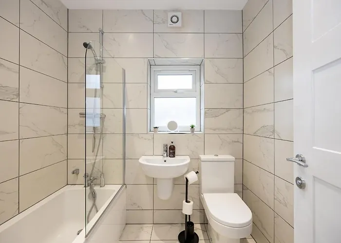 Spacious 4br Perfect For Groups & Contractors