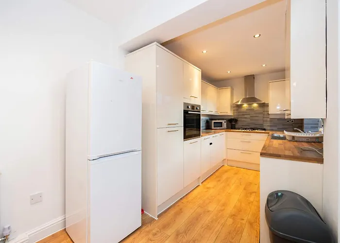 Goulder House- Close To Etihad & M60 *