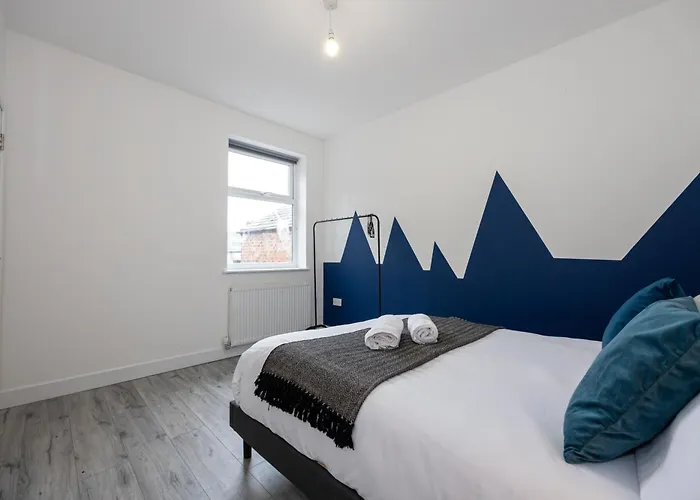 Spacious 4br Perfect For Groups & Contractors 度假居