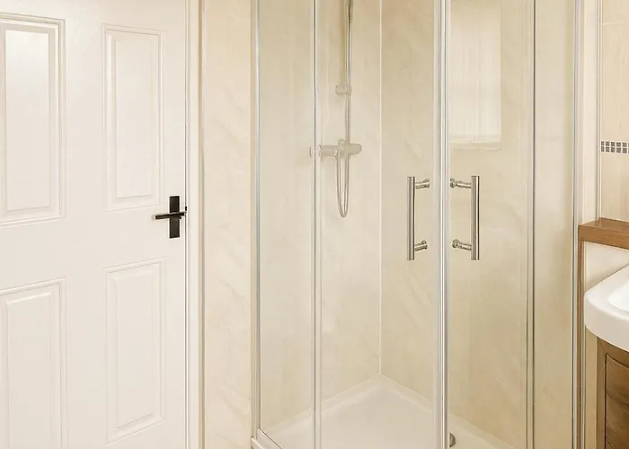 Spacious 3-Bed House With Private Yard Dom wakacyjny Manchester