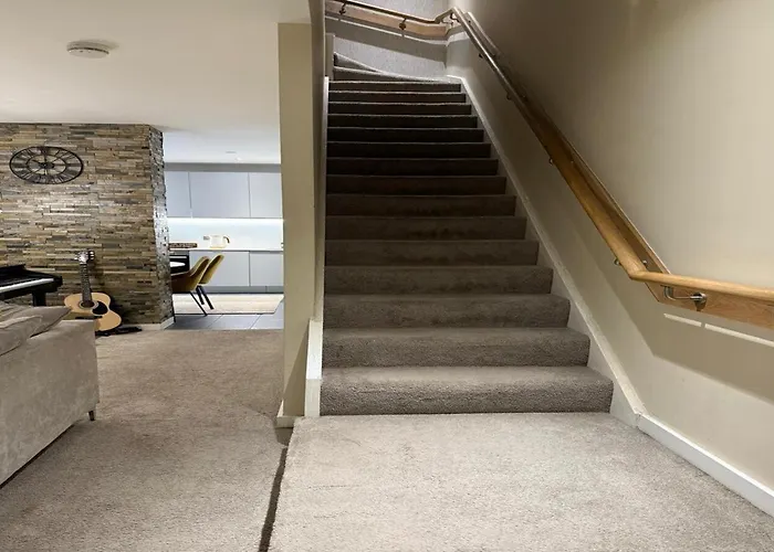 Stylish Townhouse With Parking - Pass The Keys Tatil Evi Manchester