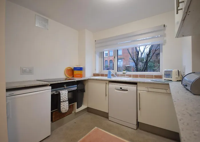 Σπίτι διακοπών Cosy 2bdr House With Driveway Near *