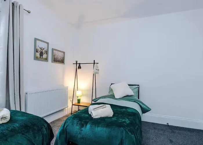 別荘 Modern 2-bed House Near Centre - Sleeps 6 *