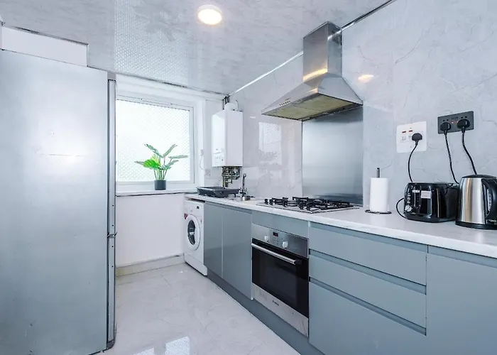 Pearl Reside - Sleeps 5, Free Parking & 5 Mins Centre Manchester