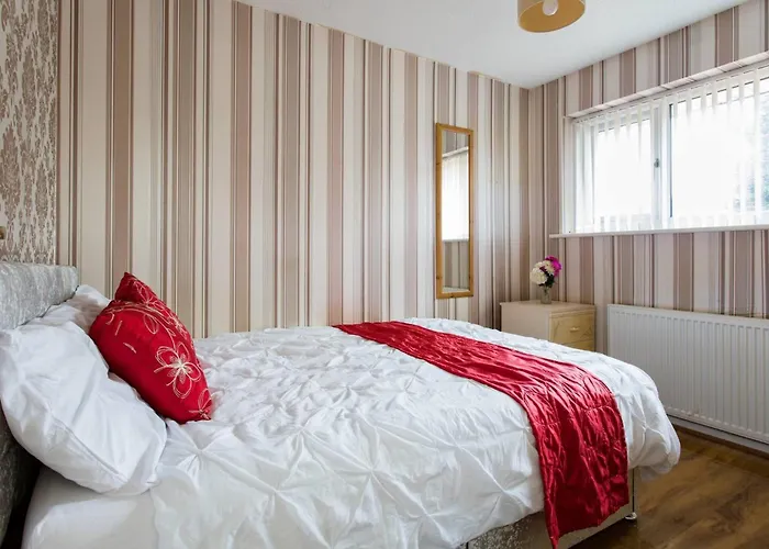 2 Bedroom Eith 3 Beds Sofa Bed Near Stadium Vakantiehuis *